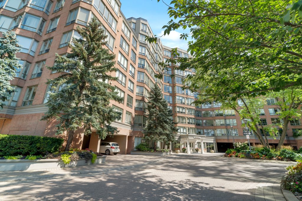 Buy a home in Toronto – condo and first-time buyer guidance